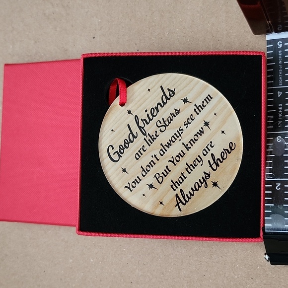 NIB "Good Friends" Acrylic and " Family" Ceramic  Holiday Ornaments Set - Picture 10 of 16